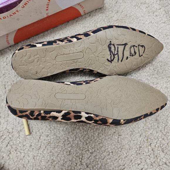 True Barefoot Leopard Pointed Toe Flats Ramelle Size 6 NWB - Picture 5 of 12